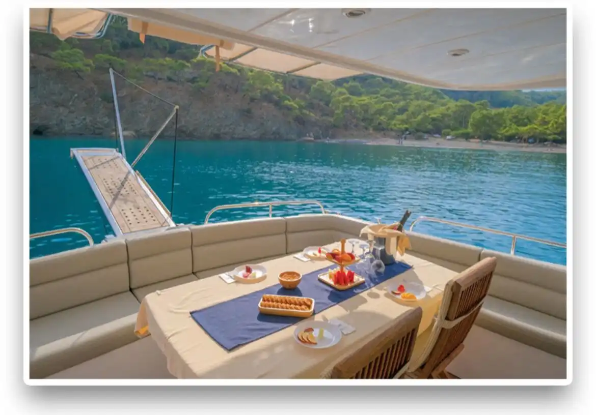 Kemer Yat Kiralama 16m Özel Yapım Deluxe